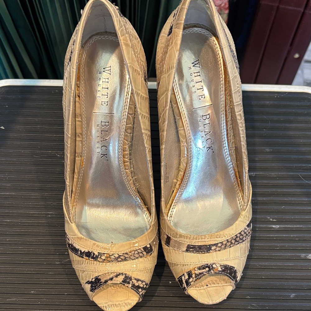 Women’s peep toe black and tan Heels